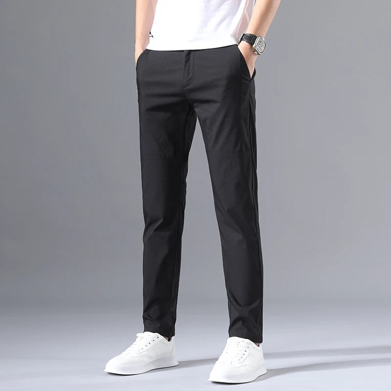 Chino Chic Noir Homme